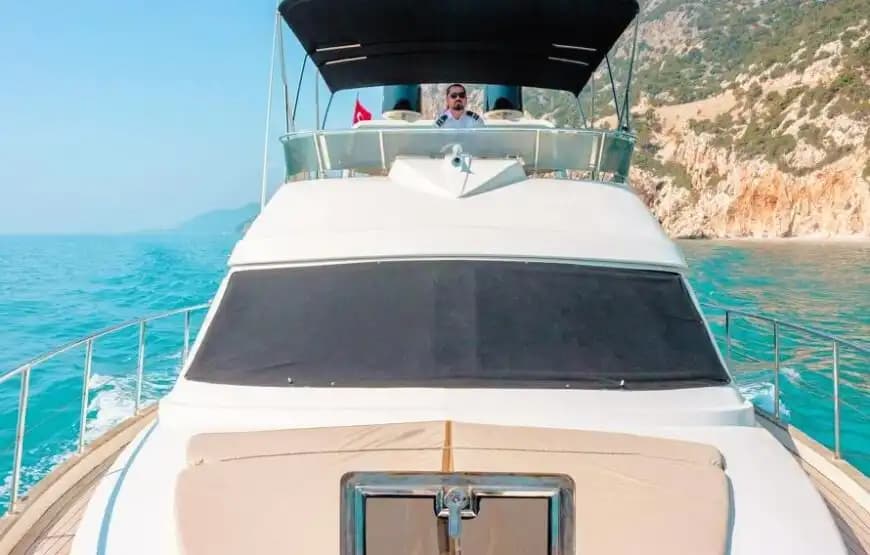 The Most Exklusiv Blaue Reise – 14-Meter Motoryacht 8
