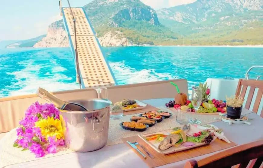The Most Exklusiv Blaue Reise – 14-Meter Motoryacht 12