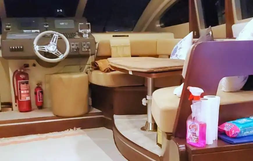 Vier in luxe: Azimut jacht voor feesten en evenementen 8