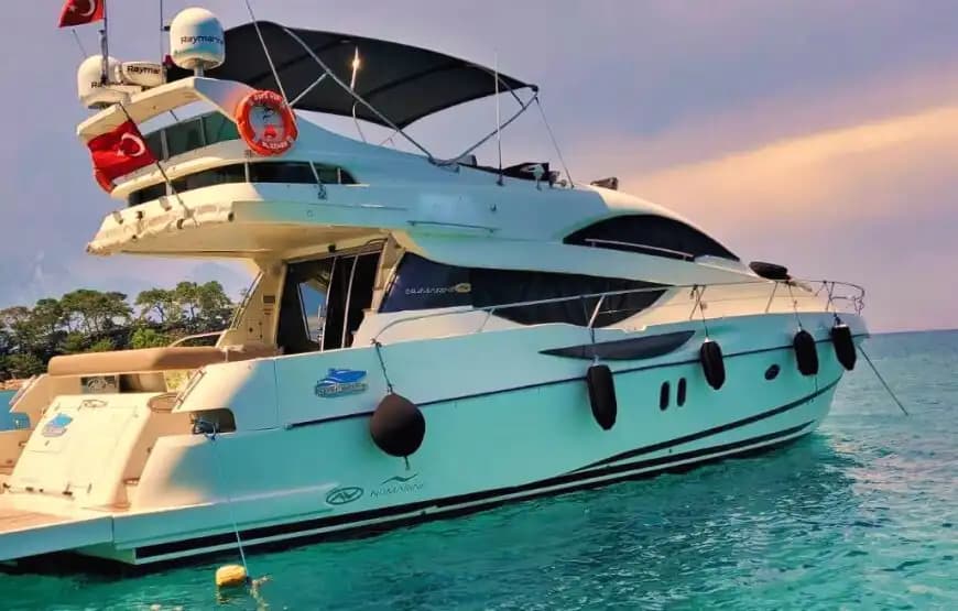 Vier in luxe: Azimut jacht voor feesten en evenementen 6