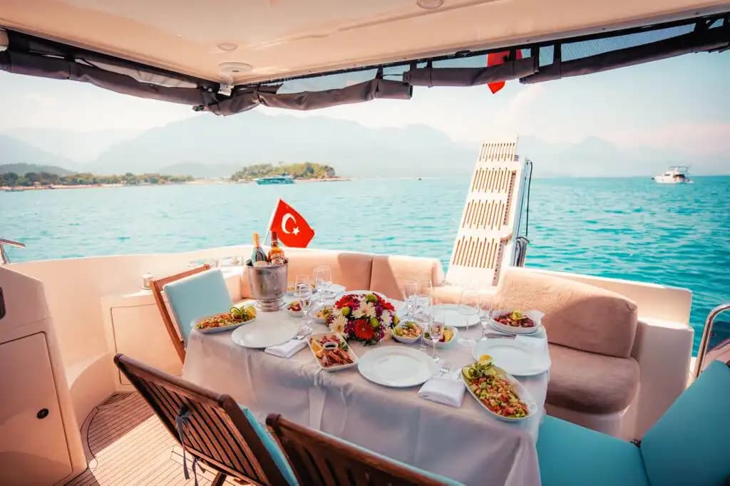 3 Kabinen Azimut: Unvergesslicher Urlaub auf Türkisblauem Meer 4