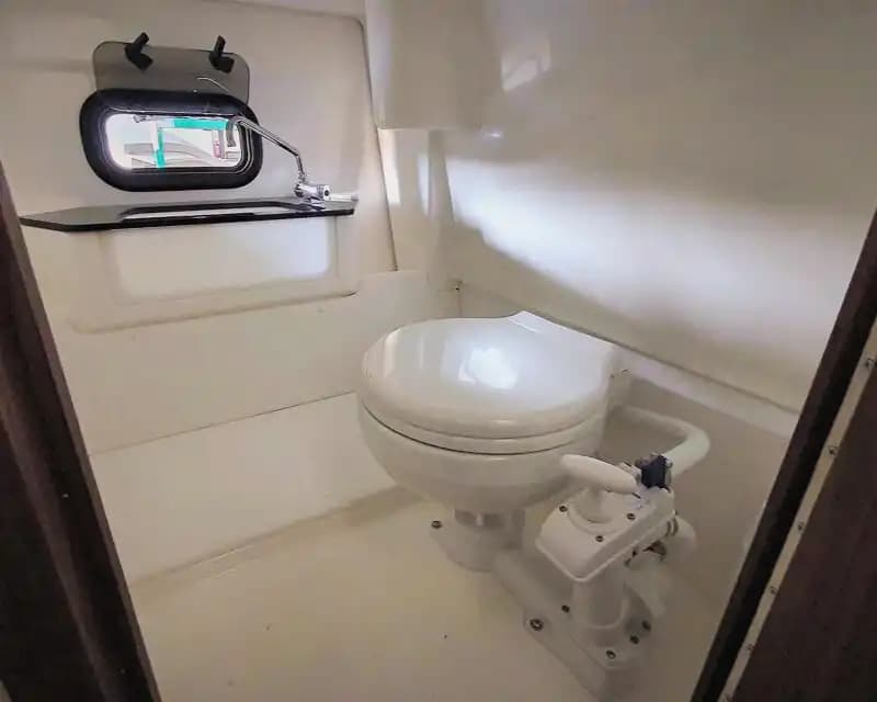 Kuşadası'nda Hız ve Konfor: Karnic Sürat Teknesi ile Denizde Özgürlük!