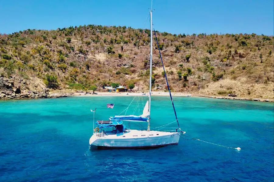 À la poursuite du vent à Kuşadası : Croisière bleue en voilier Beneteau ! - Fête sur le bateau