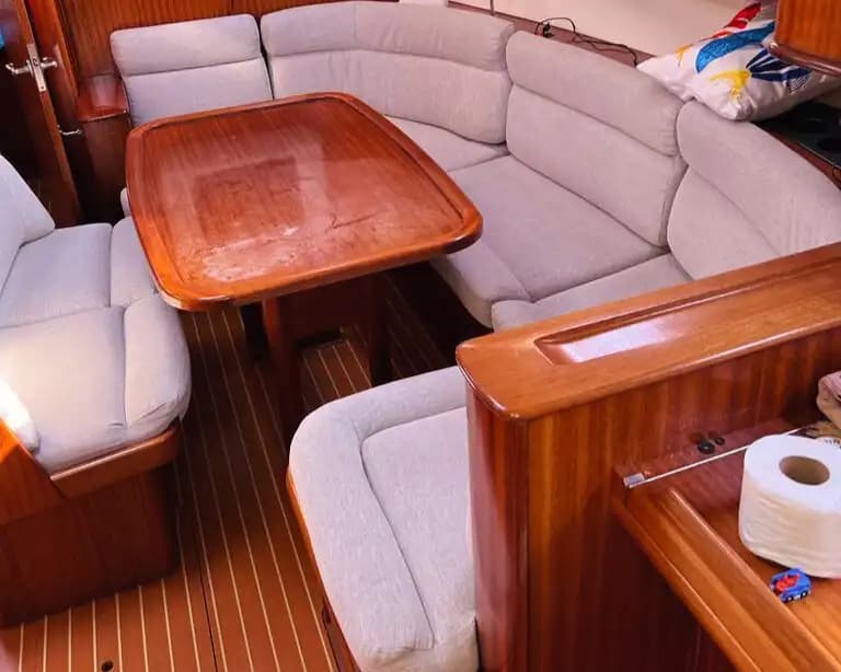 À la poursuite du vent à Kuşadası : Croisière bleue en voilier Beneteau ! 4