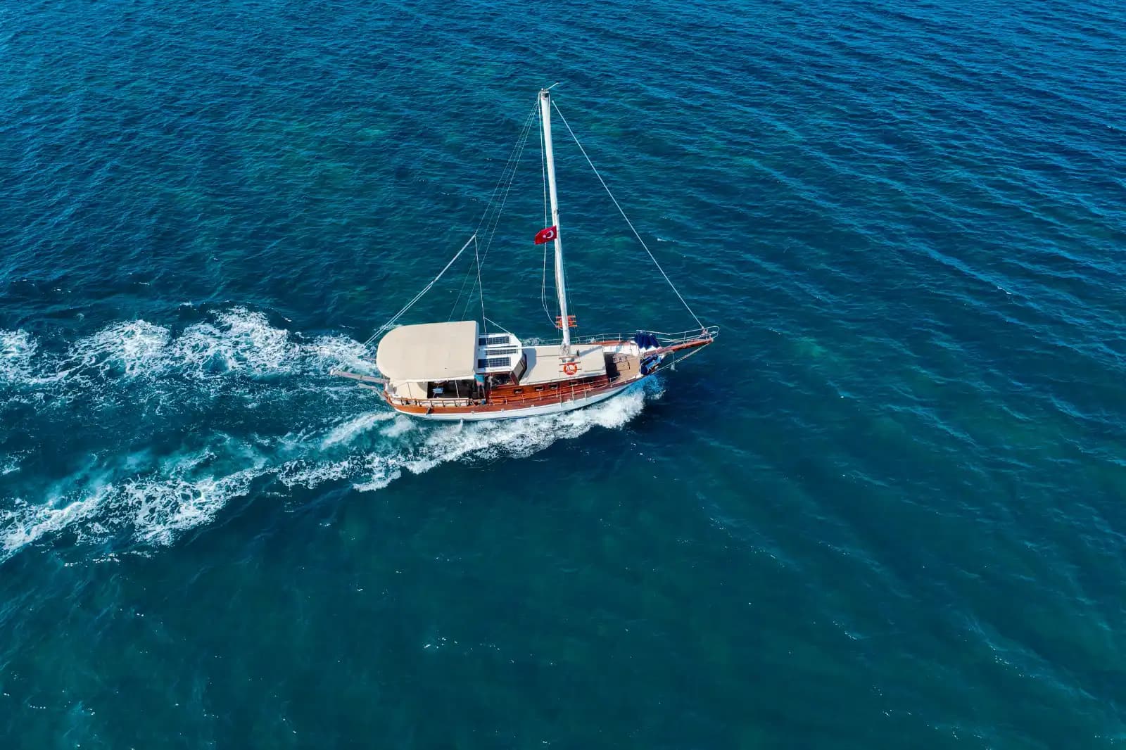 Entdecke die schönsten Buchten mit privatem Boot in Kuşadası! 4