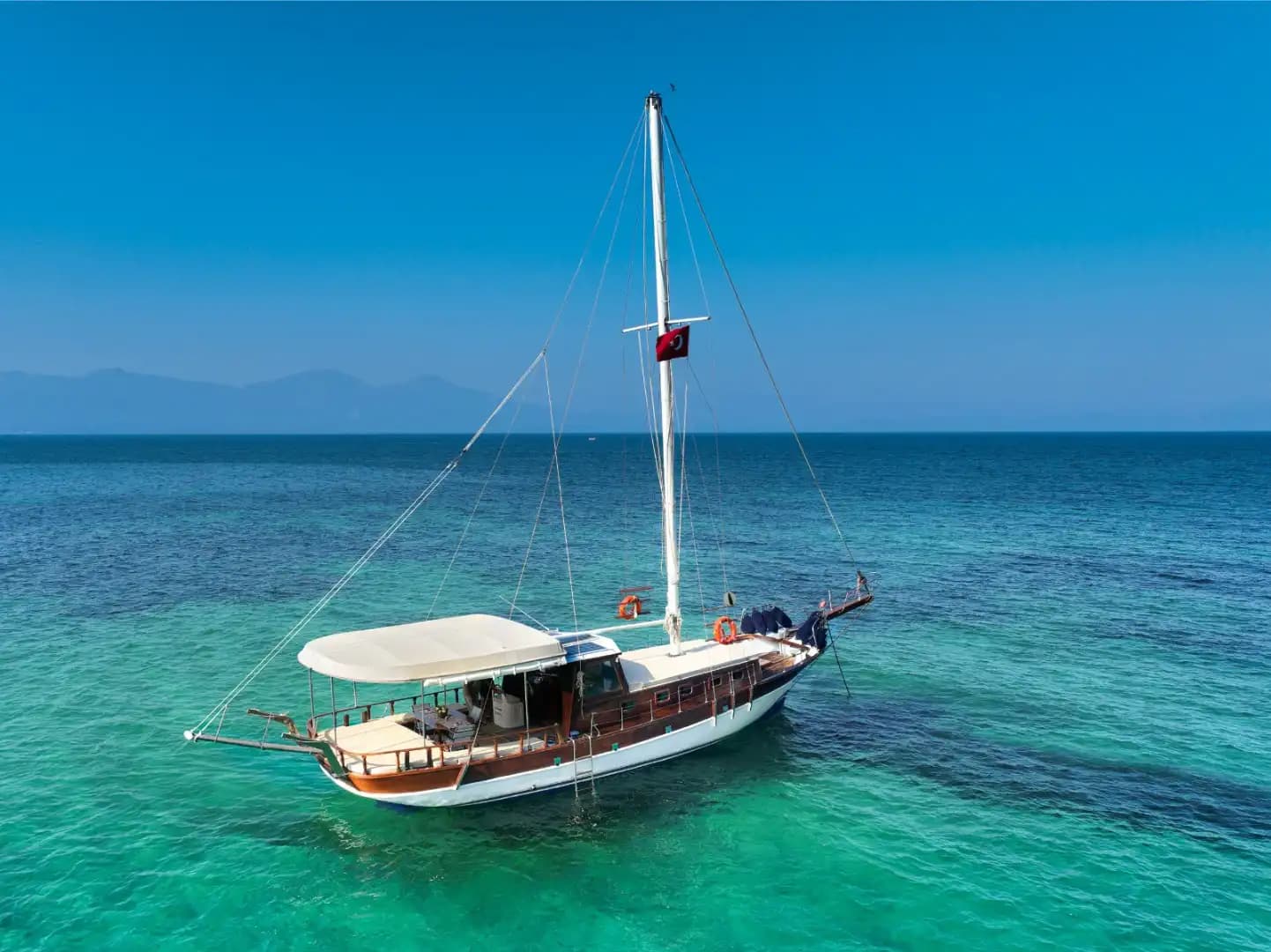 Entdecke die schönsten Buchten mit privatem Boot in Kuşadası! - Party auf dem Boot