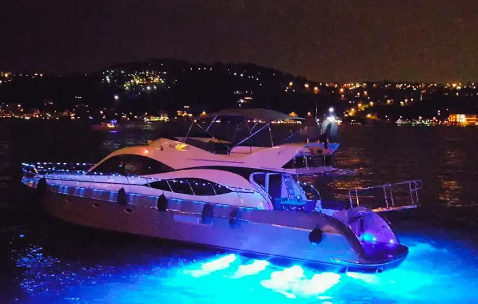 Erlebnis Luxus on a 21 -Meter Jacht In den Bosphorus, Istanbul! 7
