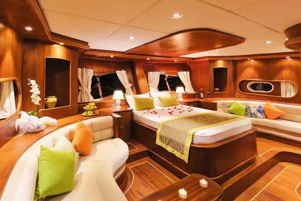Enjoy the Aegean with a Confortable 6-cabines, 12-Person Gulet in Marmaris 10