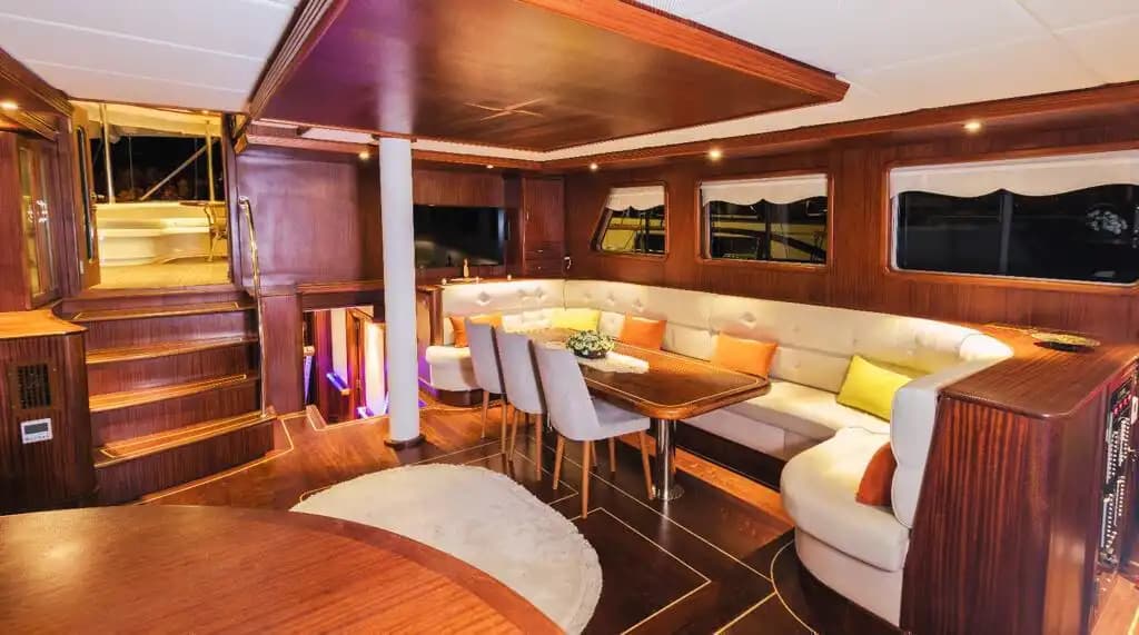 Enjoy the Aegean with a Confortable 6-cabines, 12-Person Gulet in Marmaris 5