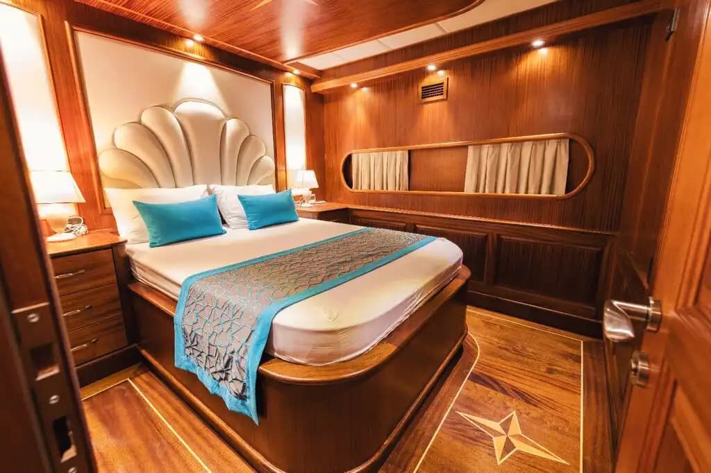 Enjoy the Aegean with a Confortable 6-cabines, 12-Person Gulet in Marmaris 13