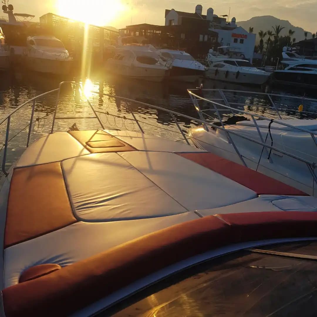 Croisez les Eaux de Marmaris avec un Yacht Économique pour 8 Personnes 3