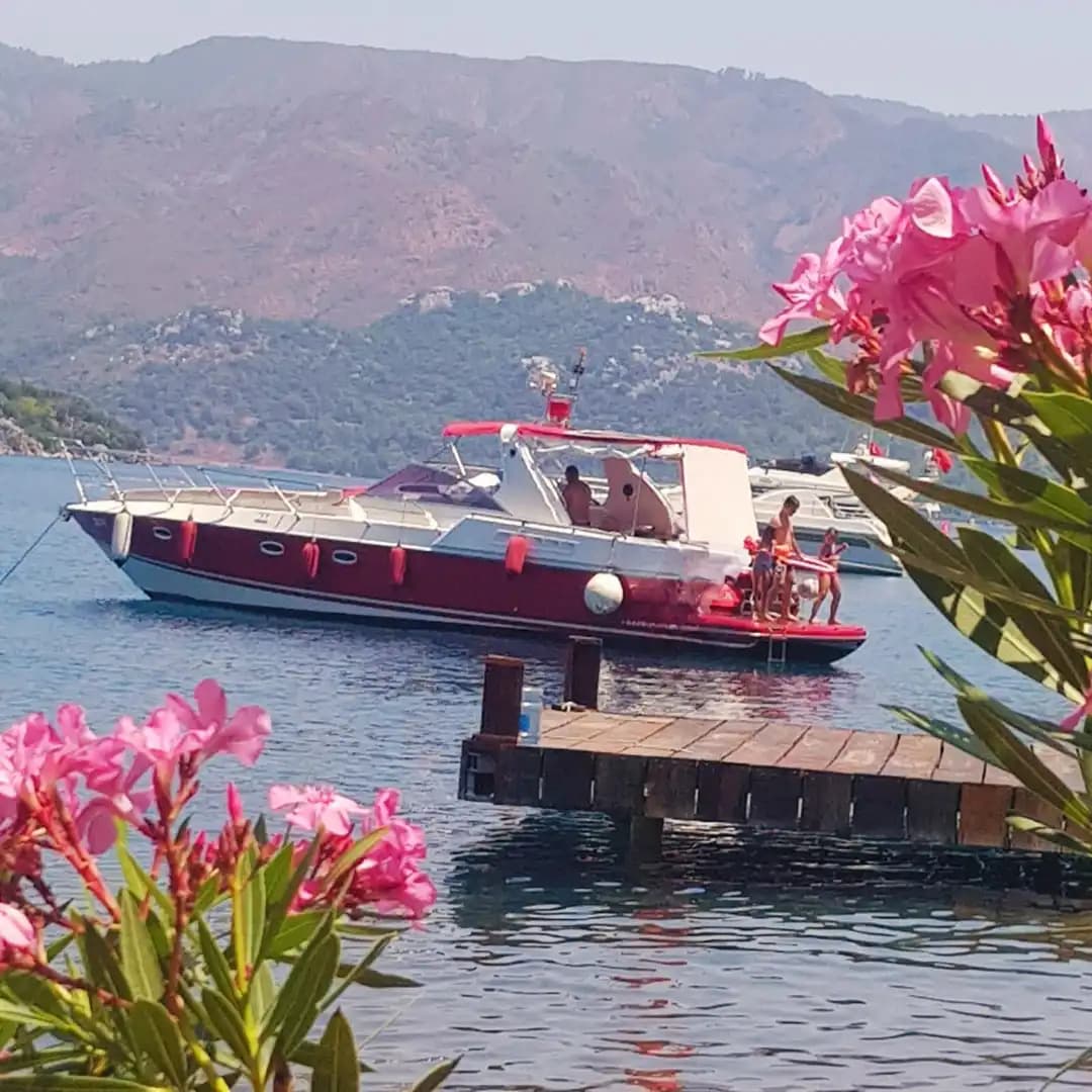 Croisez les Eaux de Marmaris avec un Yacht Économique pour 8 Personnes 7