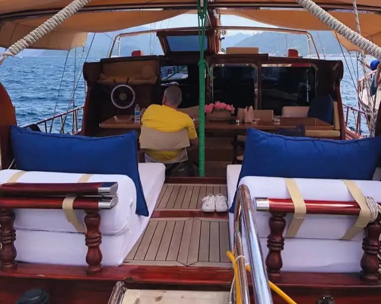 Voyage bleu with Spacieux Deck and Confortable Cabins in Marmaris 4