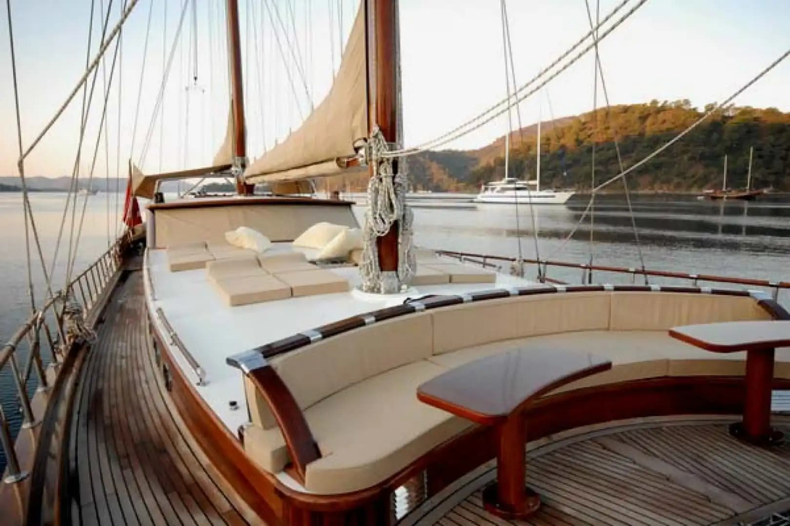 Voyage bleu with Spacieux Deck and Confortable Cabins in Marmaris 11