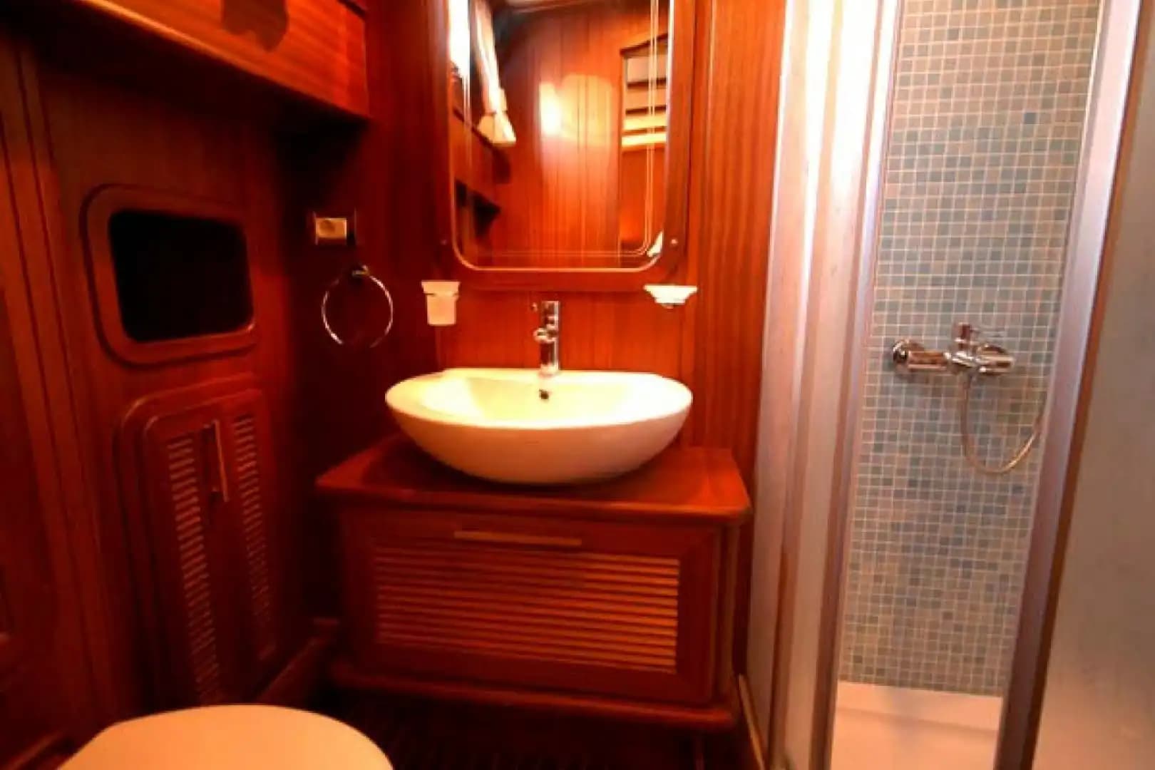 Voyage bleu with Spacieux Deck and Confortable Cabins in Marmaris 21