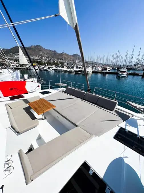Göcek'te Bali 4.4 Kaptansız Katamaran Kiralama | 2022 Model 4+1 Kabin Bareboat 3