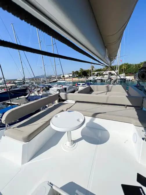 Göcek'te Bali 4.4 Kaptansız Katamaran Kiralama | 2022 Model 4+1 Kabin Bareboat 5