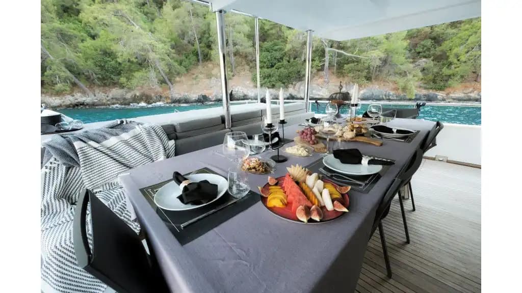Custom Design Luxury Yate a Motor para Fethiye & Gocek Calas: 22m, 4 Camarotes 6