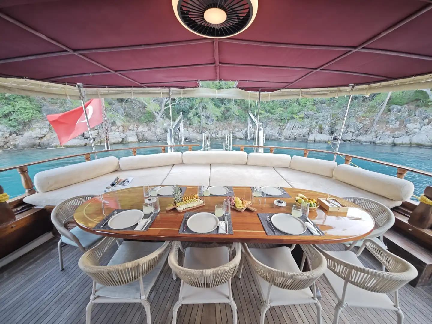 A Special Route in Fethiye's Blues: Komfortabel and Geräumig Gulet 45