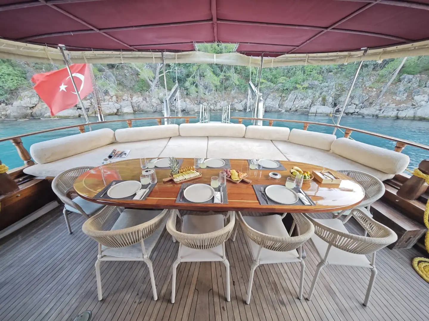 A Special Route in Fethiye's Blues: Komfortabel and Geräumig Gulet 47