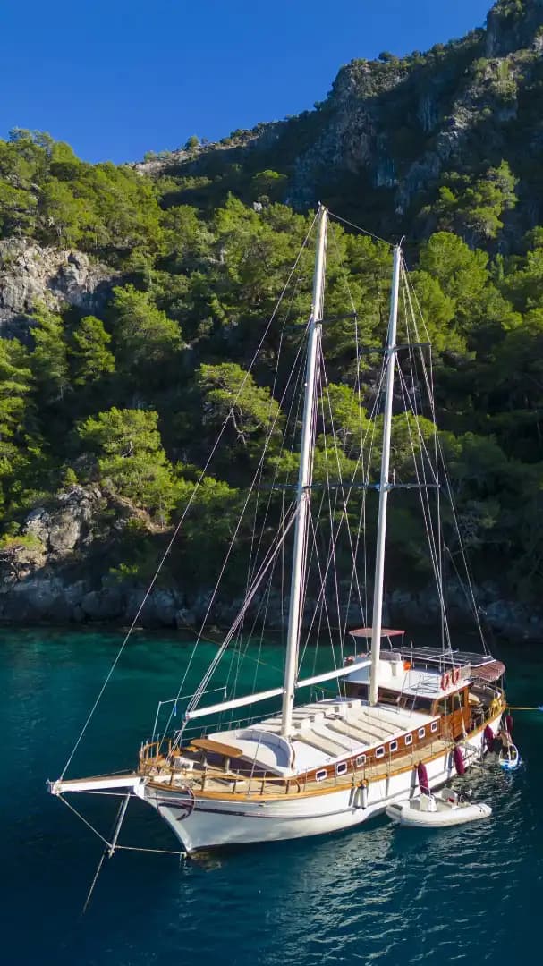 A Special Route in Fethiye's Blues: Komfortabel and Geräumig Gulet 13