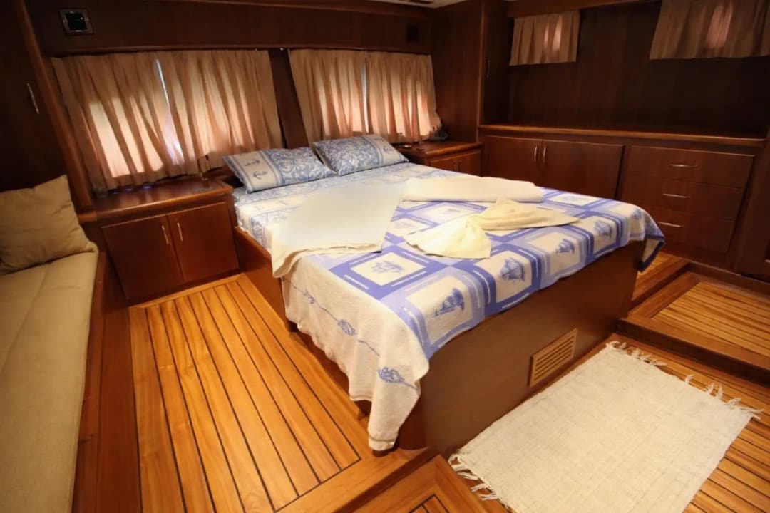 Göcek'te 18.5 Metrelik Gulet ile Mavi Yolculuk Keyfi (8 Kişi)
