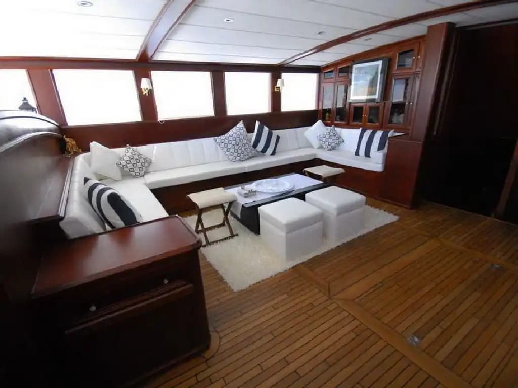 Marmaris'te Lüks Gulet Kiralama: 33 Metre, 10 Kişilik Mavi Yolculuk