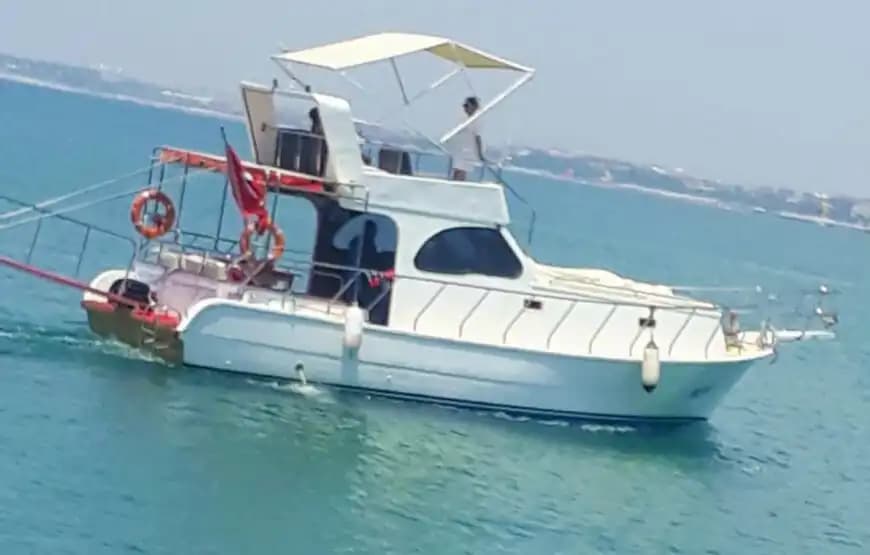 يخت بمحرك بطول 13 متر - سعة 12 شخص - في سيدي 2