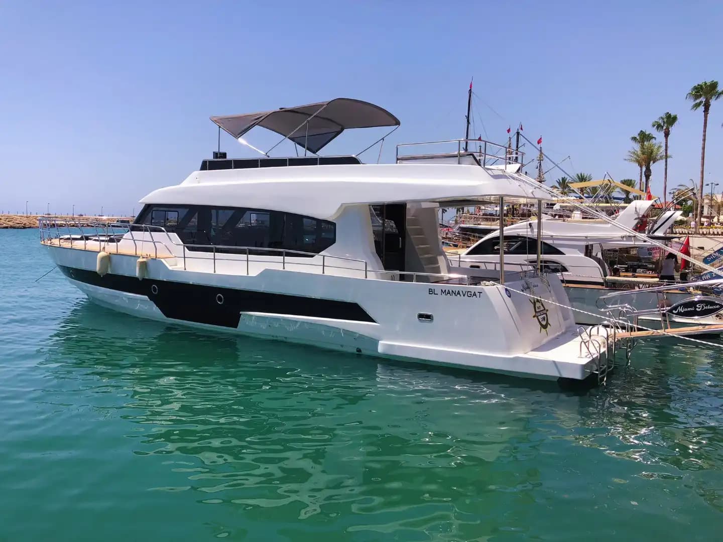 Privé Jachtverhuur Voor grote groepen in Side 9