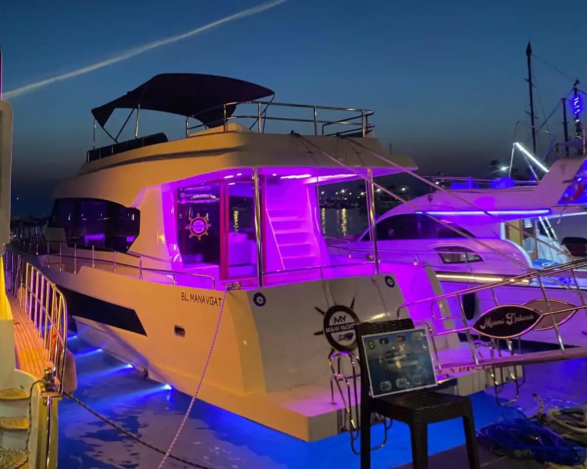 Privé Jachtverhuur Voor grote groepen in Side 5