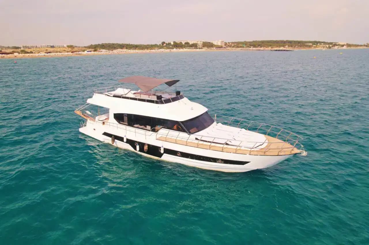 Privé Jachtverhuur Voor grote groepen in Side 3