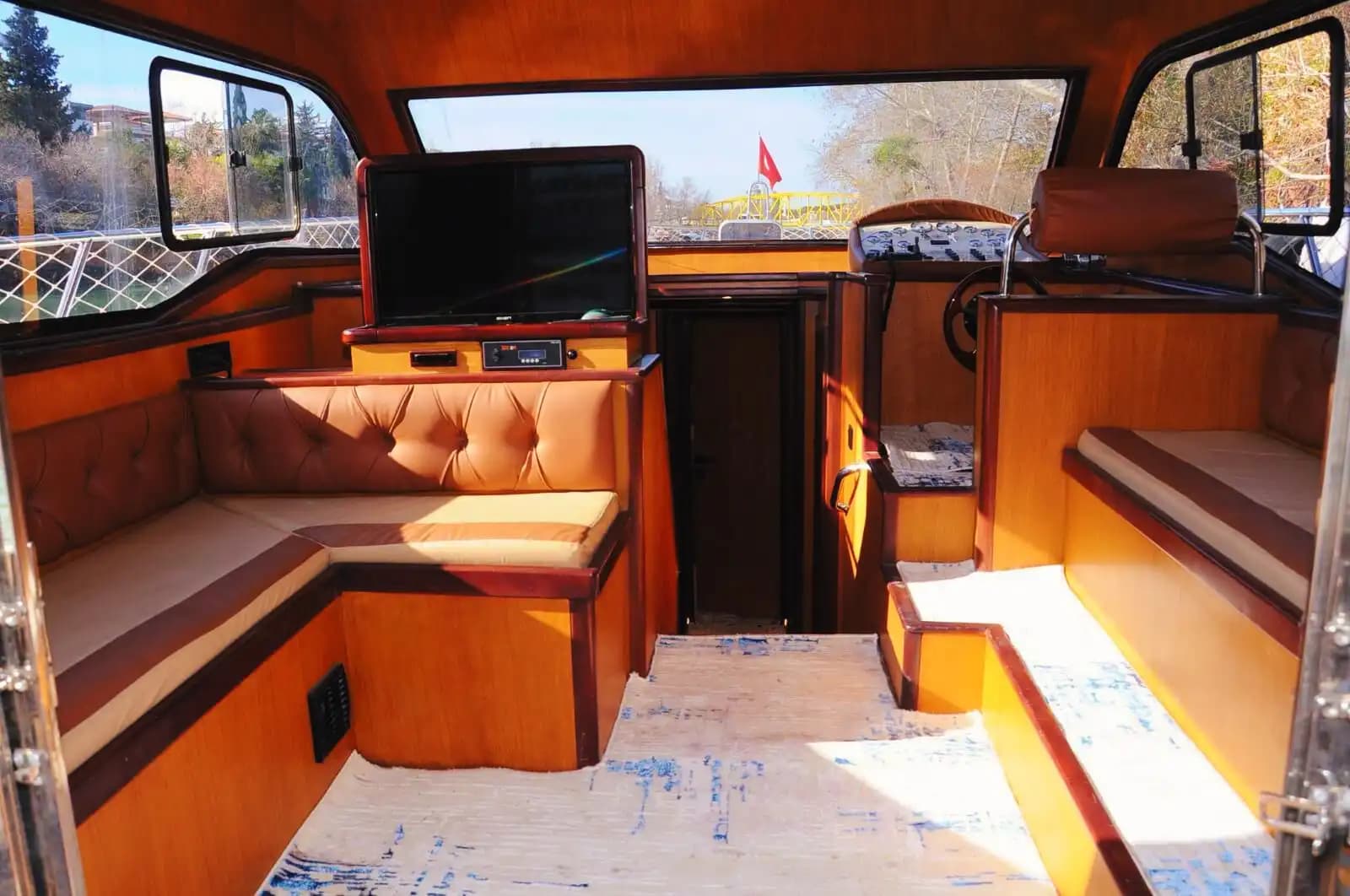 Stylish and Modern Motor Yacht for Graduation Parties and Special Occasions in Side 9