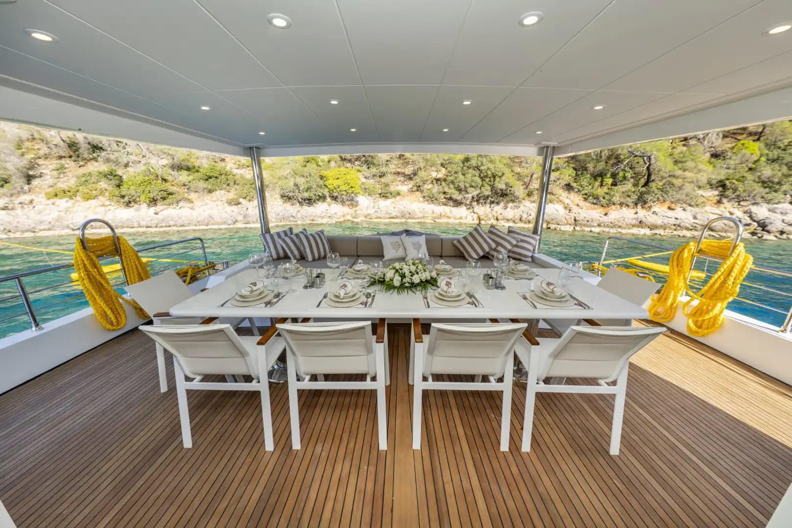 Nuevo 2025 Luxury Trawler: Upper cubierta Master & Accessible Swim Platform 51