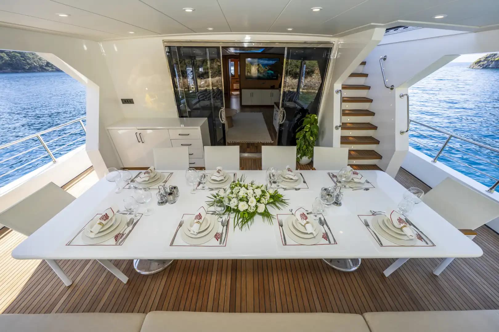 Nuevo 2025 Luxury Trawler: Upper cubierta Master & Accessible Swim Platform 45