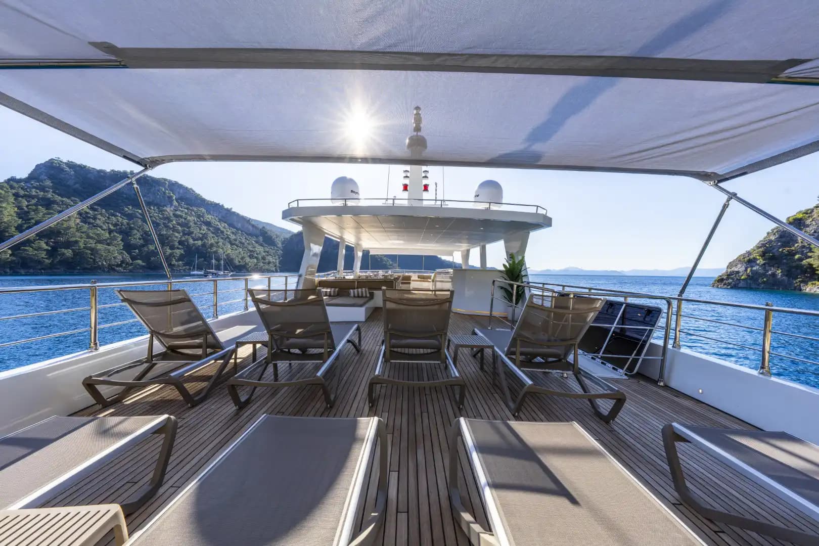 Nuevo 2025 Luxury Trawler: Upper cubierta Master & Accessible Swim Platform 53