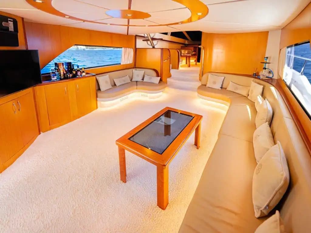30-Meter Custom-Built Luxury Yacht with 5 Cabins for 10 Guests in Antalya 6