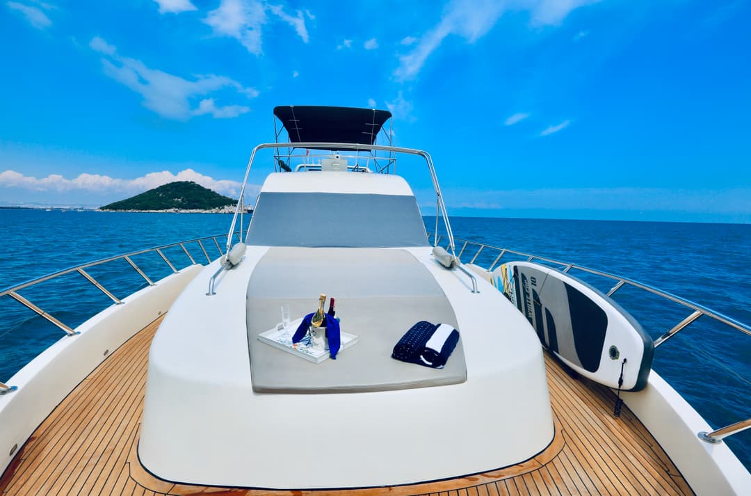 Antalya Centrum: 18 Meter Luxe Motorjacht voor Daghuur, Ochtendtour, Düden Waterval, Zonsondergang & Speciale Vieringen (Verjaardag, Verjaardag, Vrijgezellenfeest, Huwelijksaanzoek)
