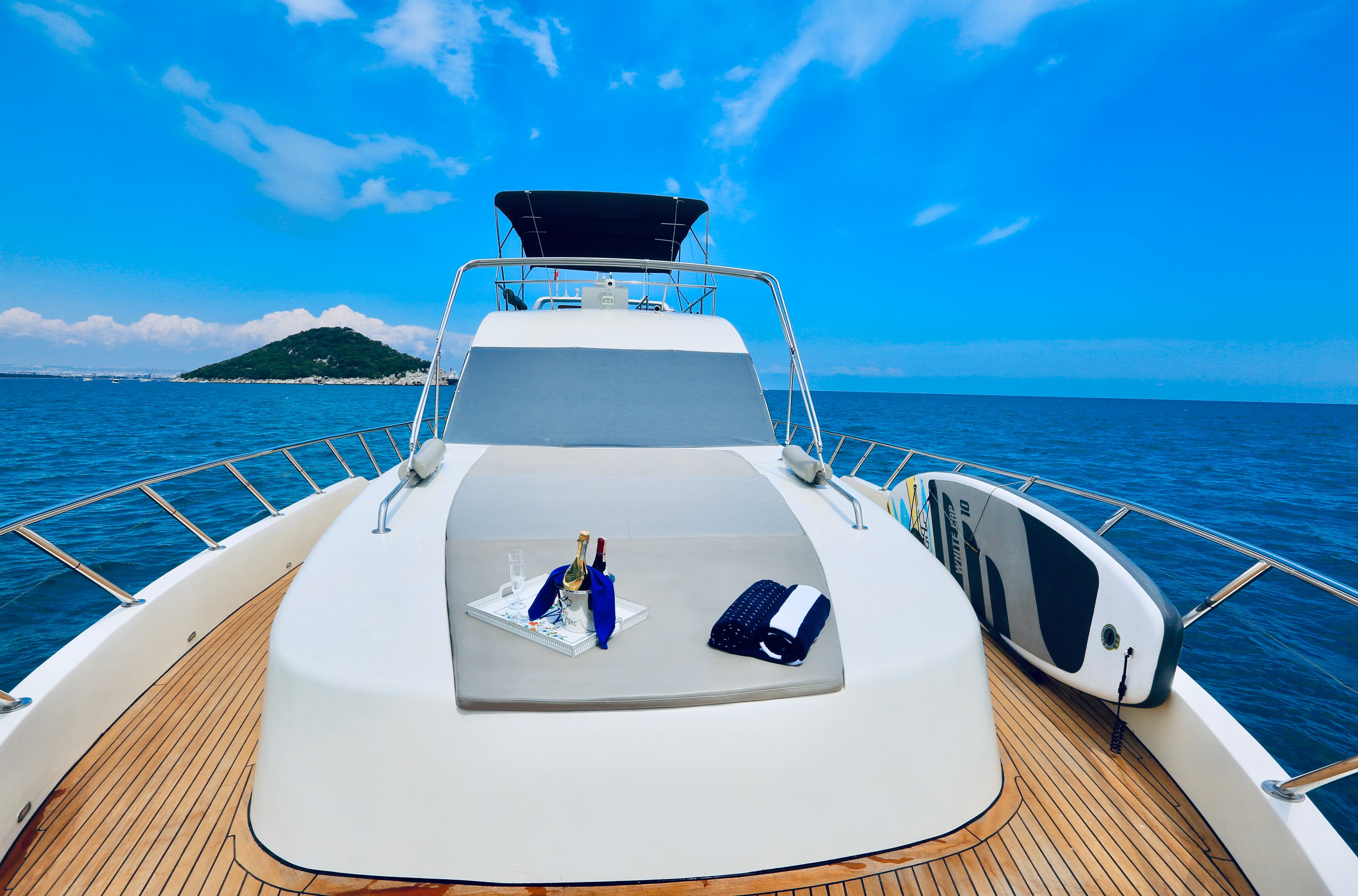 Antalya Zentrum: 18 Meter Luxus-Motoryacht für Ganztagescharter, Morgentour, Düden-Wasserfall, Sonnenuntergang & Besondere Feiern (Jahrestag, Geburtstag, Junggesellinnenabschied, Heiratsantrag) 5