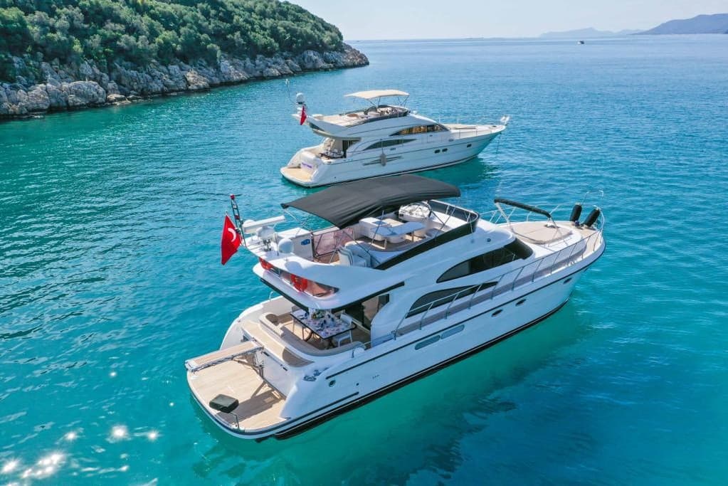 Antalya Centro: Yate a Motor de Lujo de 17 Metros para 12 Personas - Magníficas Excursiones: Día Completo, Beldibi, Cascada Düden, Atardecer, Aniversario de Boda en Yate, Cumpleaños y Paquetes de Despedida de Soltero(a)