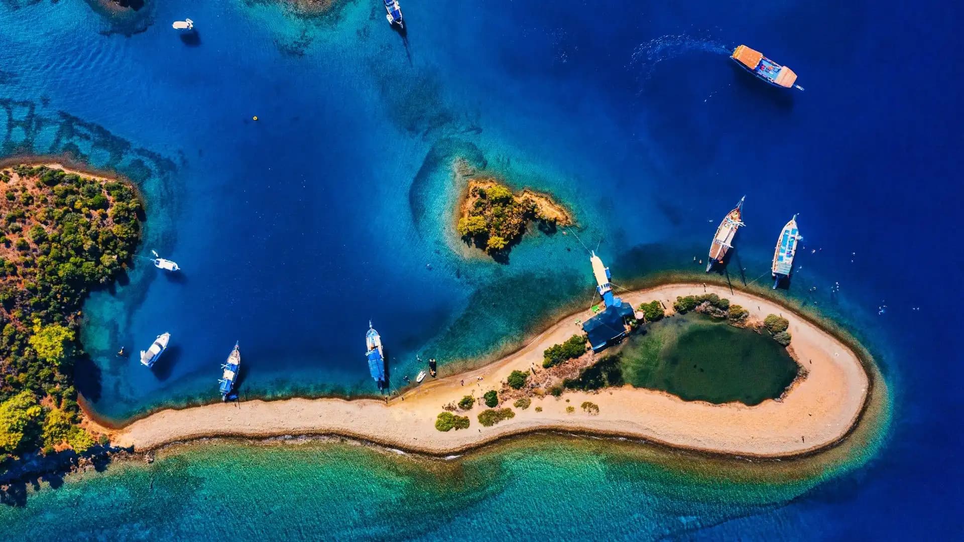 Buchten und Inseln bei einer Bootsmiete in Göcek entdecken