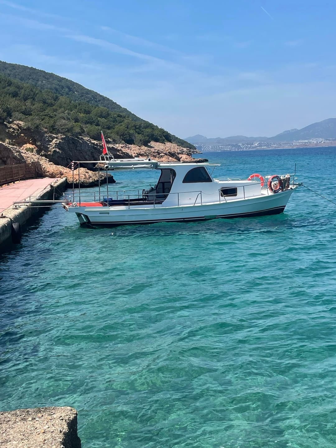 Bodrum'da 10 Metrelik Lüks Tekne ile 6 Kişilik Eşsiz Deniz Deneyimi - Bodrum Koyları Turu, Günbatımı Turu ve Özel Kutlamalar