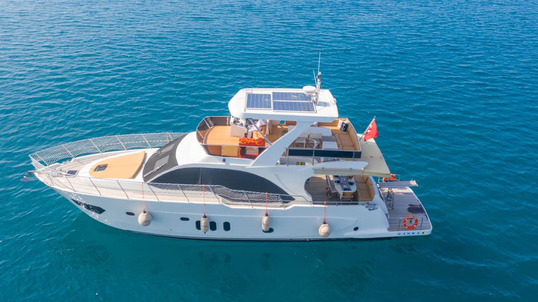 Antalya Centre : Bateau de Luxe de 19 Mètres pour Location à la Journée, Tours à Beldibi & Cascade de Düden, Coucher de Soleil & Célébrations Spéciales