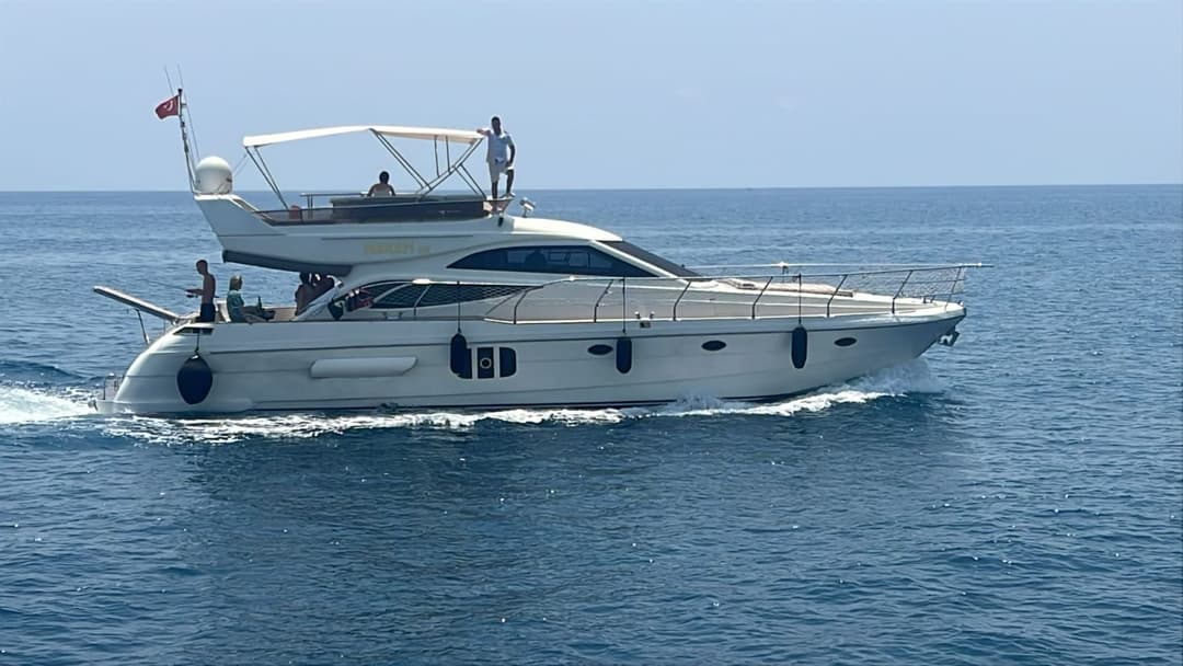 Centre d'Antalya : Yacht à Moteur de Luxe de 19 mètres pour Location à la Journée, Tours de Beldibi, Cascade de Düden, Coucher de Soleil et Célébrations Spéciales