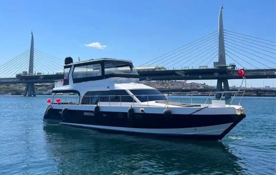 Haliç Eminönü Yacht Rental - Bosphorus Tour