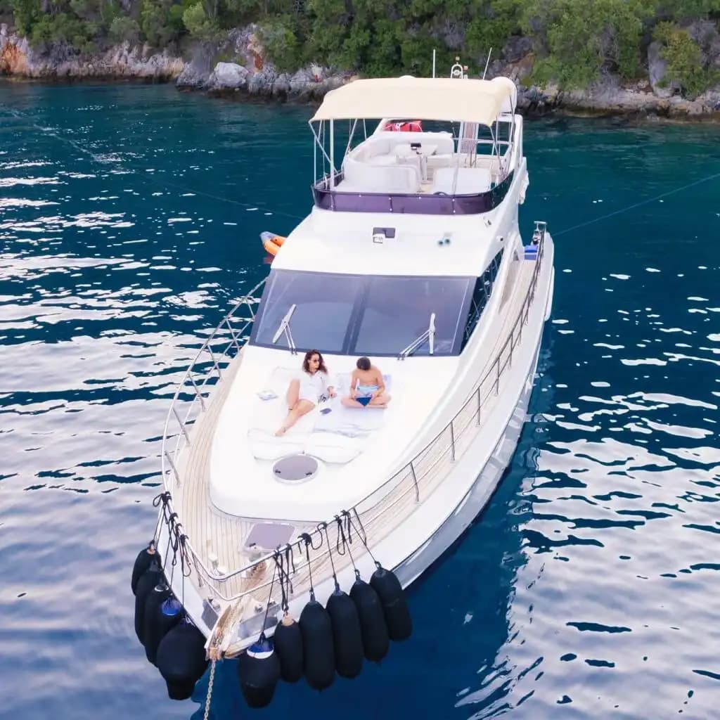 Luxus 16-Meter Princess Motor Jachtvermietung with 3 Kabinen in Alanya 2