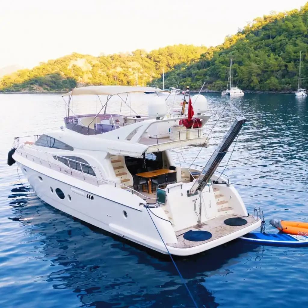 Luxus 16-Meter Princess Motor Jachtvermietung with 3 Kabinen in Alanya 3
