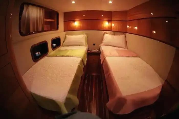Luxus 16-Meter Princess Motor Jachtvermietung with 3 Kabinen in Alanya 10