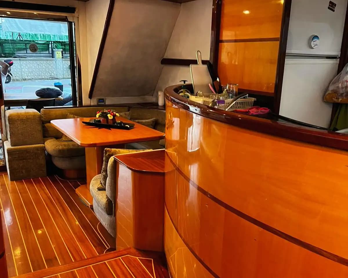 Luxus 16-Meter Princess Motor Jachtvermietung with 3 Kabinen in Alanya 8