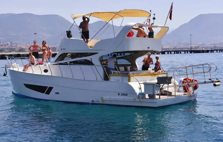Alanya'nın Eşsiz Doğasında Özel Tekne 5