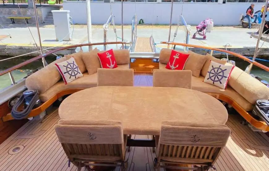 Bodrum’un Masmavi Sularında, 16 Metre Uzunluğunda, 5 Kişilik Gulet 16